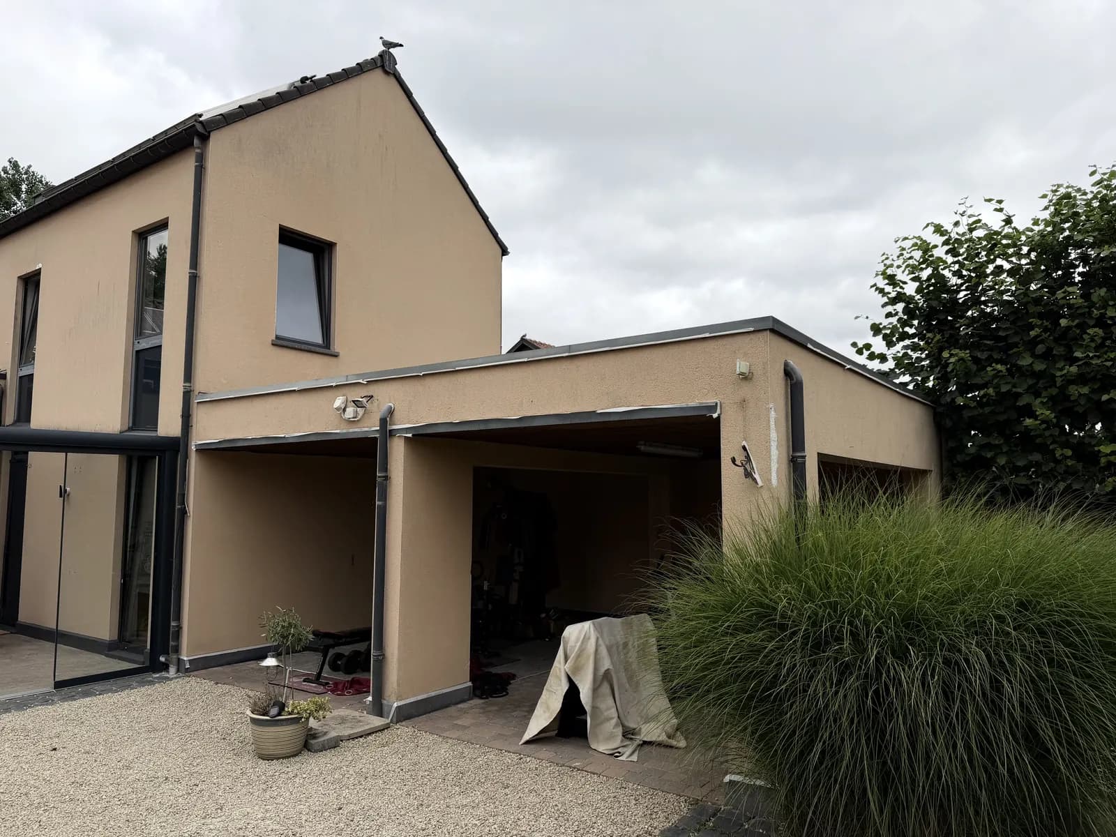 Gevel en tuinmuren geschilderd in Martenslinde – foto 4